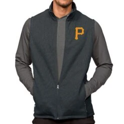 Men's Pittsburgh Pirates Antigua Heathered Charcoal Course Full-Zip Vest